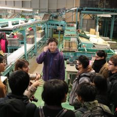留学生は地域のりんご生産について学びました