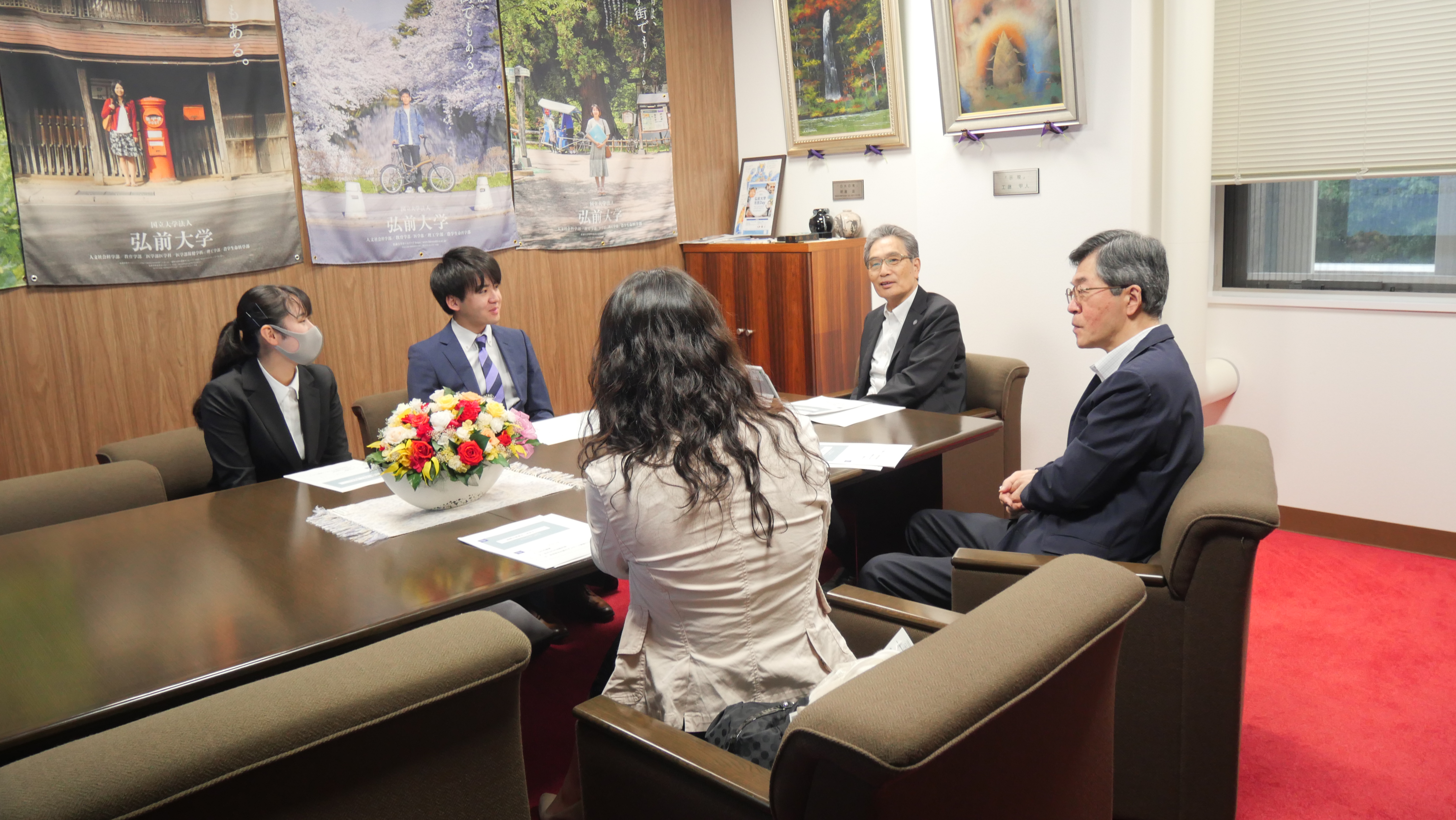 弘大SIPS学生運営チームと学長との懇談会を実施しました! 弘大SIPS学生運営チームと学長との懇談会を実施しました!