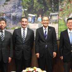 在米国総領事館 広報文化外交担当領事、政務専門家が本学を表敬訪問しました。