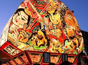 Internationale studenten namen deel aan het Hirosaki Neputa Festival.